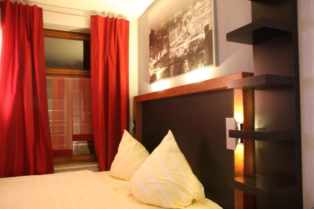 Sl'Otel - Das Stadthotel - Voll Klimatisiert Bernburg Kamer foto