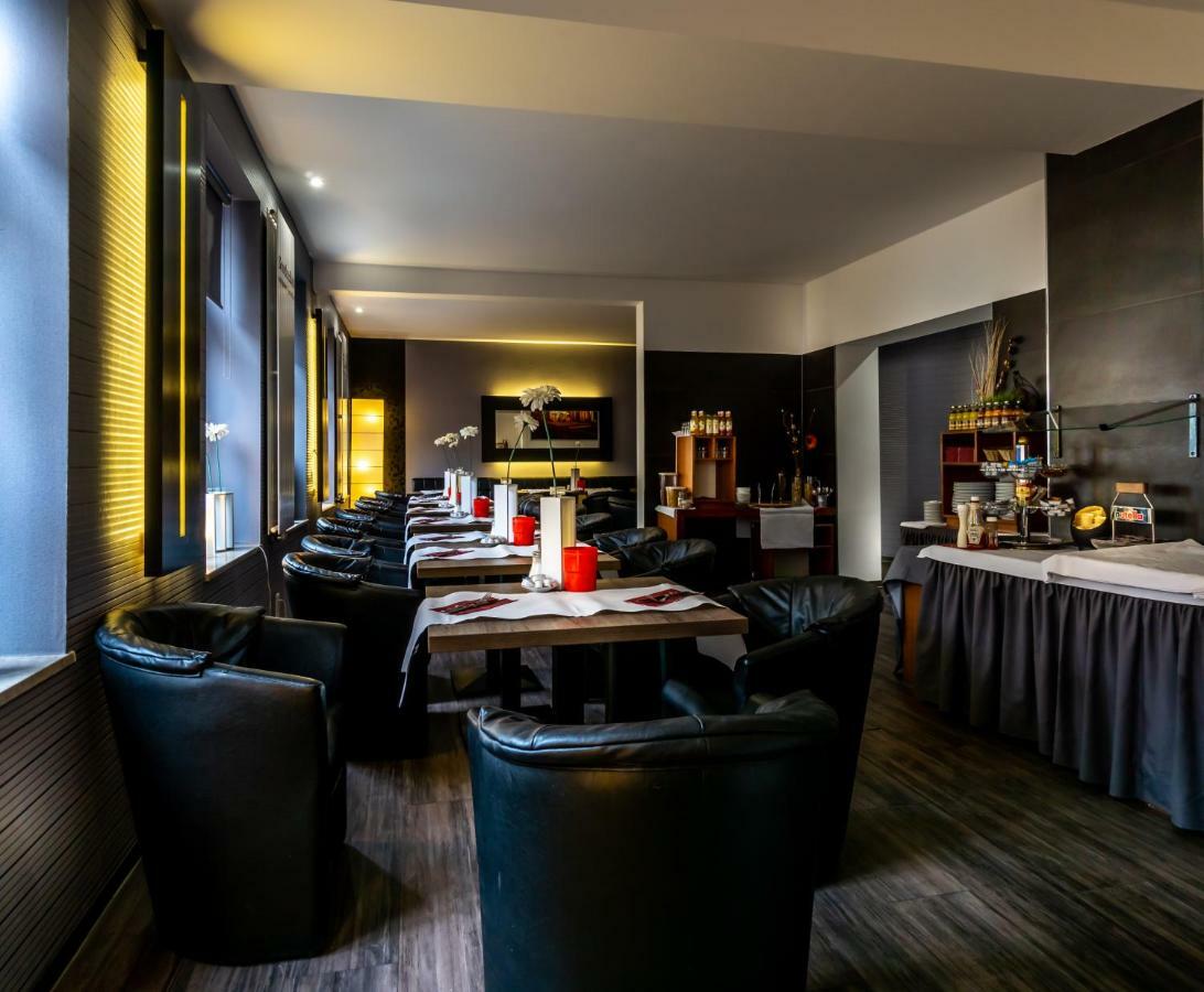 Sl'Otel - Das Stadthotel - Voll Klimatisiert Bernburg Buitenkant foto