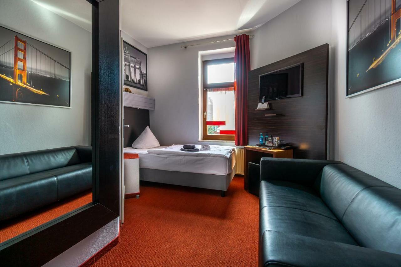 Sl'Otel - Das Stadthotel - Voll Klimatisiert Bernburg Buitenkant foto