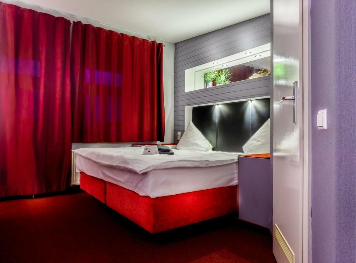 Sl'Otel - Das Stadthotel - Voll Klimatisiert Bernburg Buitenkant foto