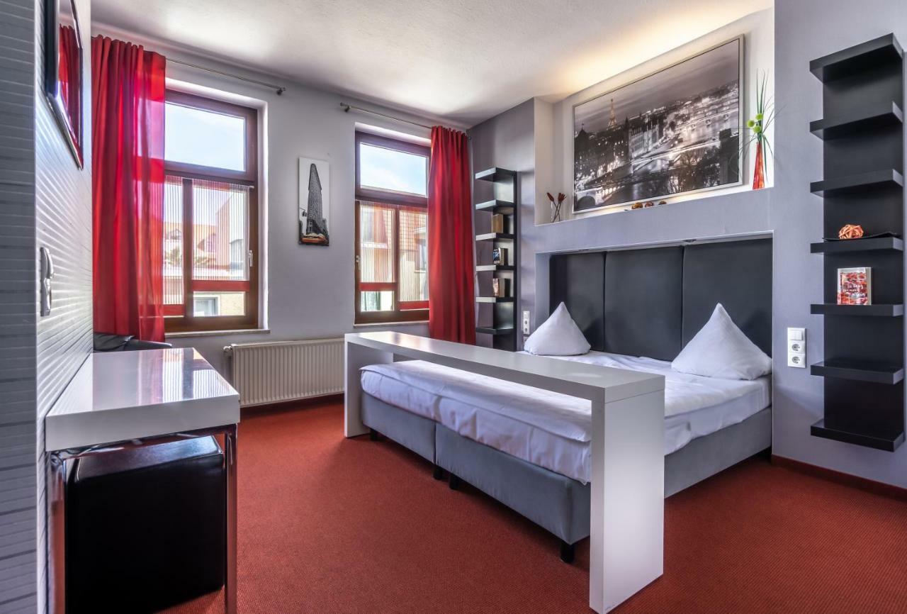 Sl'Otel - Das Stadthotel - Voll Klimatisiert Bernburg Buitenkant foto