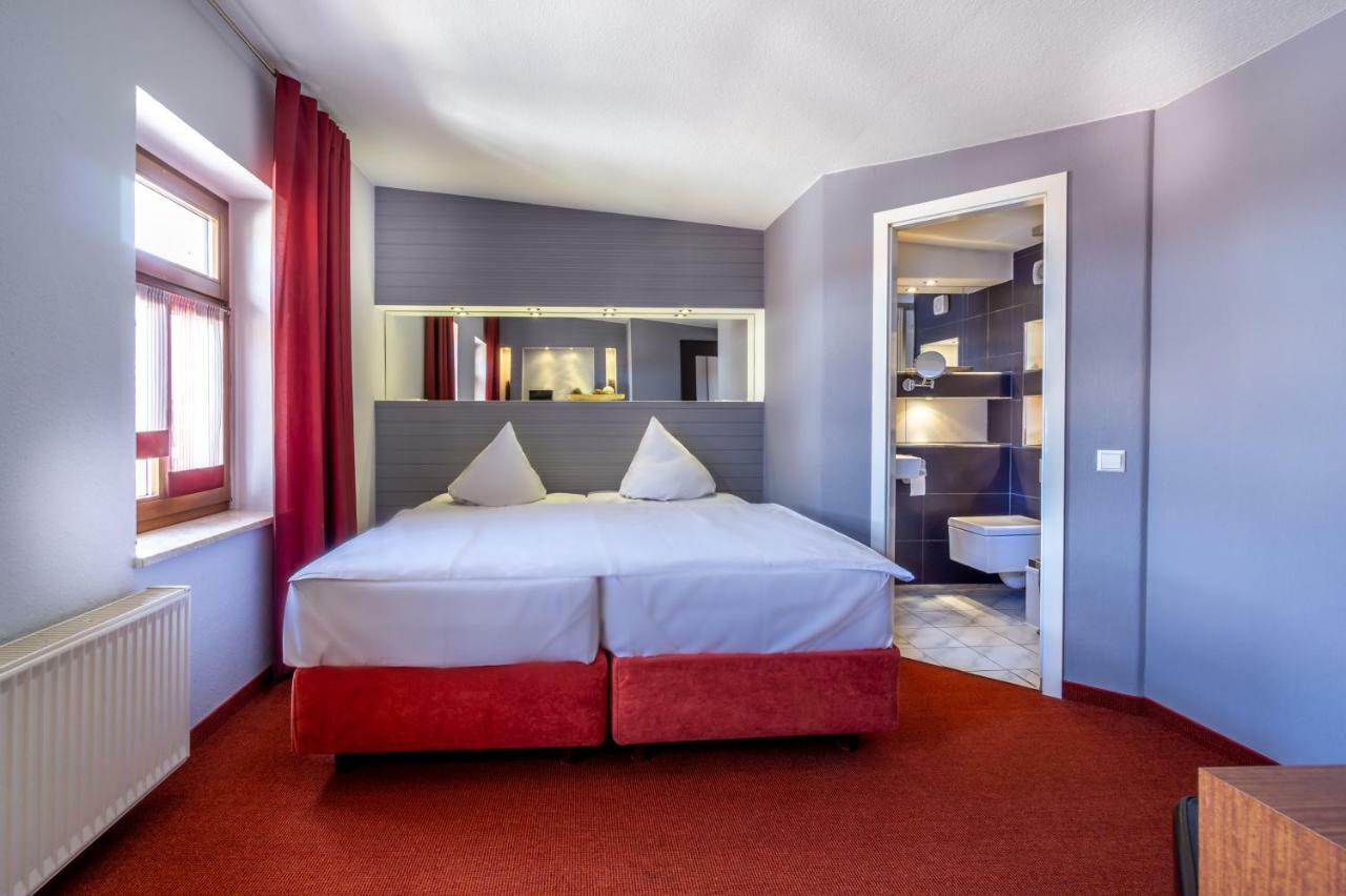 Sl'Otel - Das Stadthotel - Voll Klimatisiert Bernburg Buitenkant foto